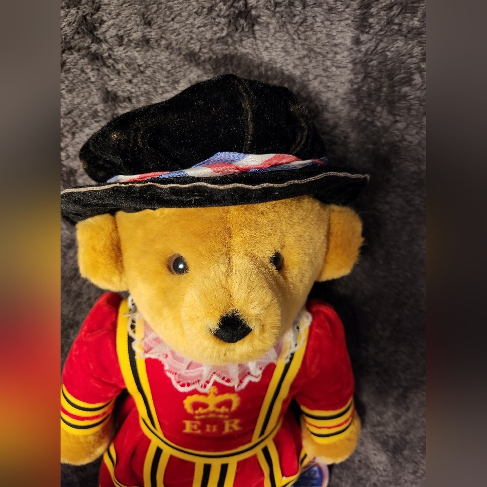 Vintage Merrythought Made in England 16in Bear Guard - Picture 4 of 7